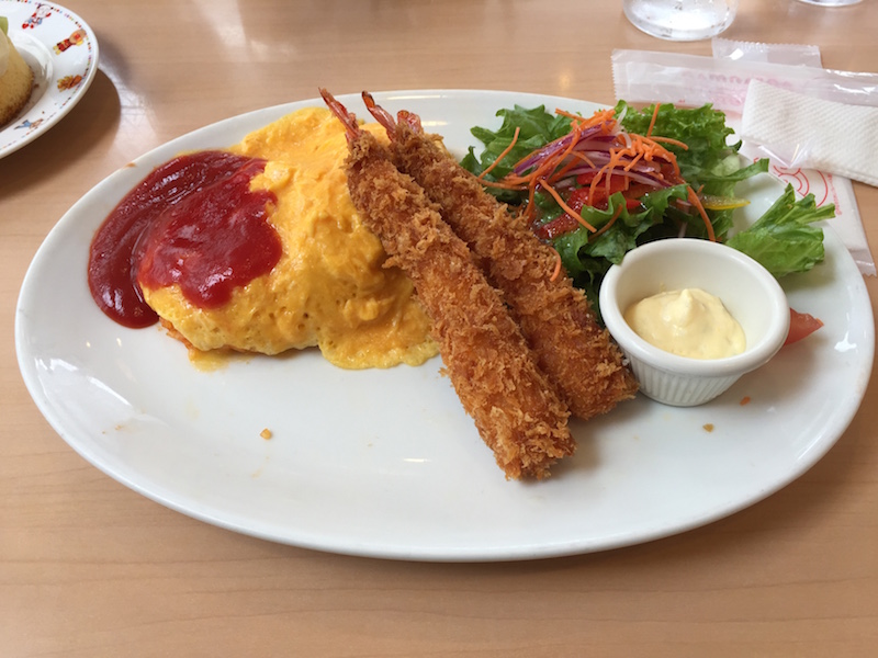 ペコズキッチンの海老フライ&オムライス