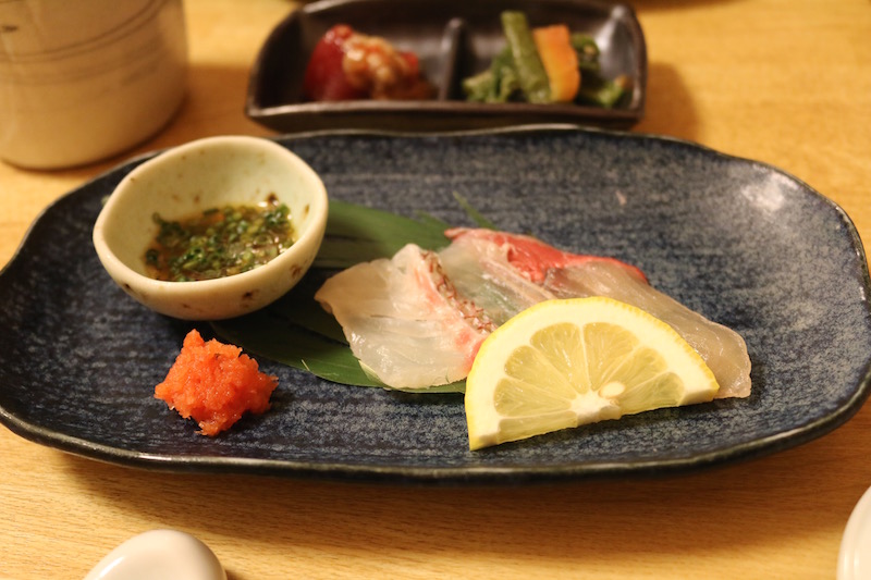 阿部の会席料理(鯛の薄造り)