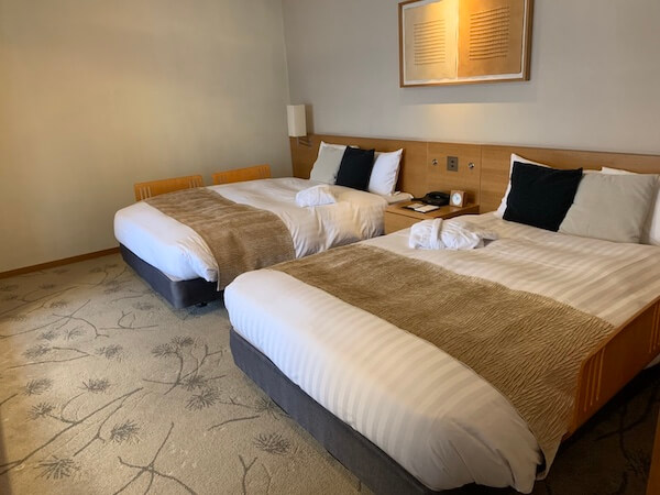 箱根翡翠デラックスツイン＋畳（タイプB）の寝室